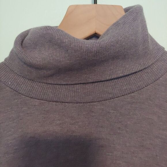 Lou & Grey Signature Soft Light Purple Turtleneck Top Size Small - Picture 5 of 7